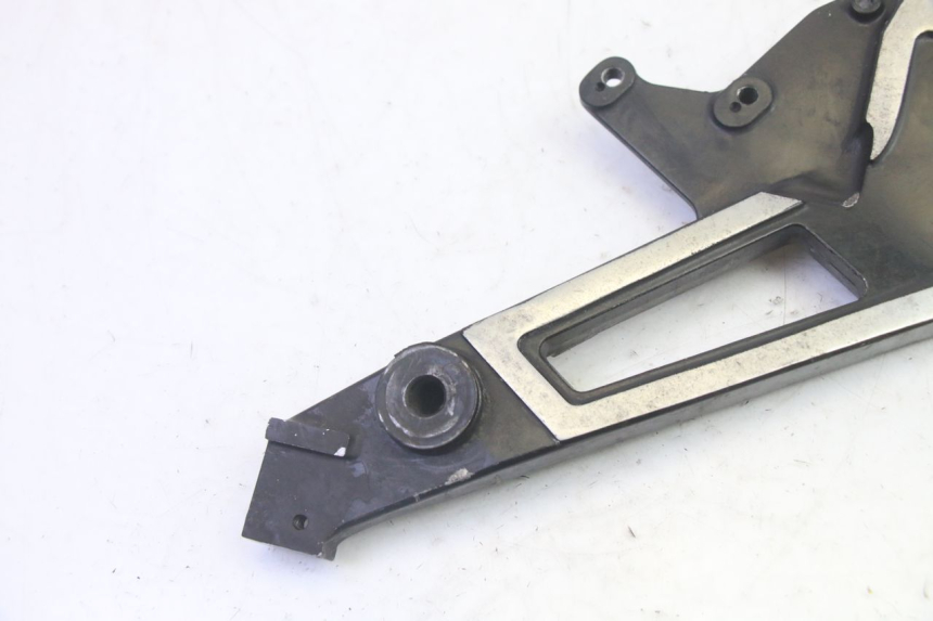 photo de REAR RIGHT FOOTREST MOUNT KAWASAKI GPZ RX 1000 (1986 - 1988) - Component detail