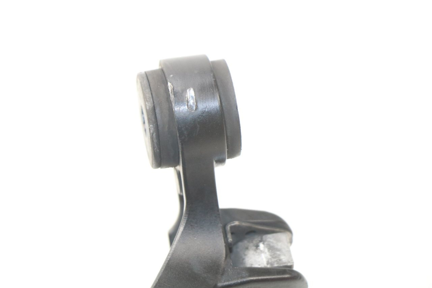 photo de REAR RIGHT FOOTREST MOUNT SUZUKI GSX-R GSXR 750 (2011 - 2016) - Component detail