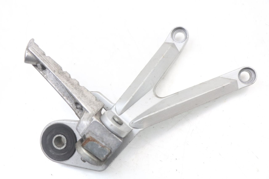 photo de REAR RIGHT FOOTREST MOUNT HYOSUNG GTR 125 (2006 - 2008) - Main view