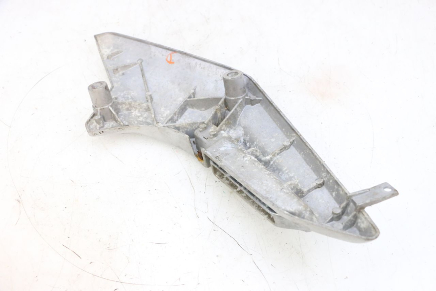 photo de REAR RIGHT FOOTREST MOUNT JM MOTORS GTS 125 (2015 - 2019) - Surface and material condition