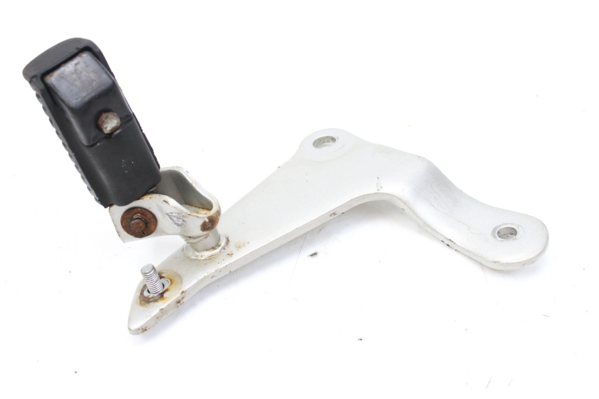 photo de RIGHT REAR FOOTREST MOUNTING PLATE SYM HUSKY 125 (1999 - 2005) - Component detail