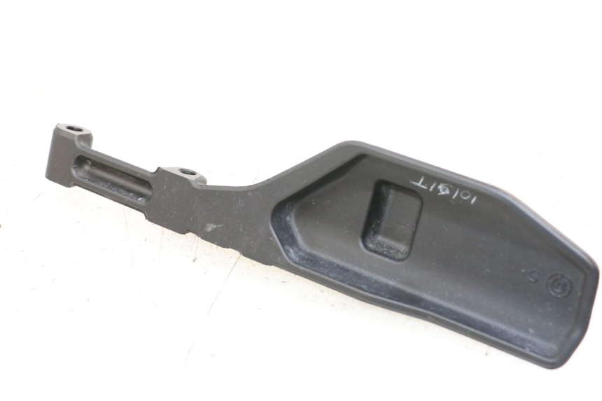 photo de REAR RIGHT FOOTREST MOUNT HUSQVARNA SVARTPILEN 401 (2018 - 2023) - Component detail