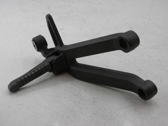 photo de REAR RIGHT FOOTREST MOUNT KYMCO QUANNON NAKED 125 (2010) - Main view