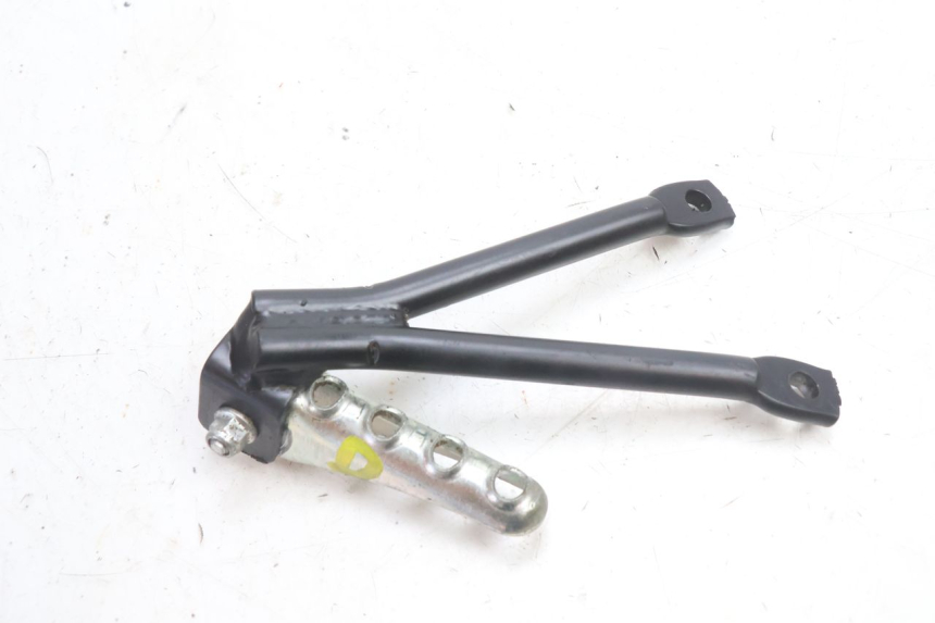 photo de REAR RIGHT FOOTREST MOUNT RIEJU MRT PRO SUPERMOTARD 50 (2007 - 2018) - Technical close-up