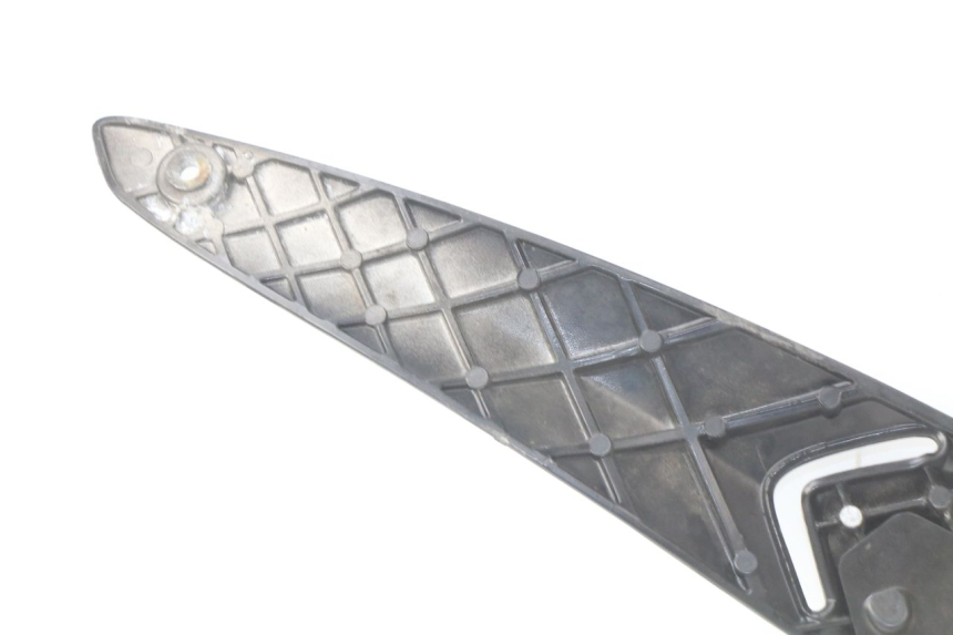 photo de RIGHT REAR FOOTREST MOUNTING PLATE GILERA NEXUS 125 (2009 - 2013) - Technical close-up