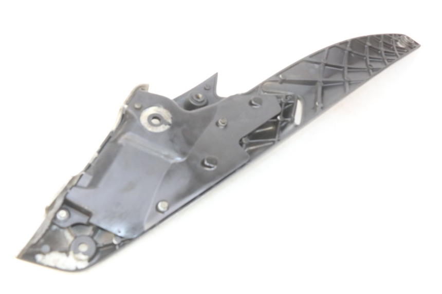 photo de RIGHT REAR FOOTREST MOUNTING PLATE GILERA NEXUS 125 (2009 - 2013) - Alternative perspective