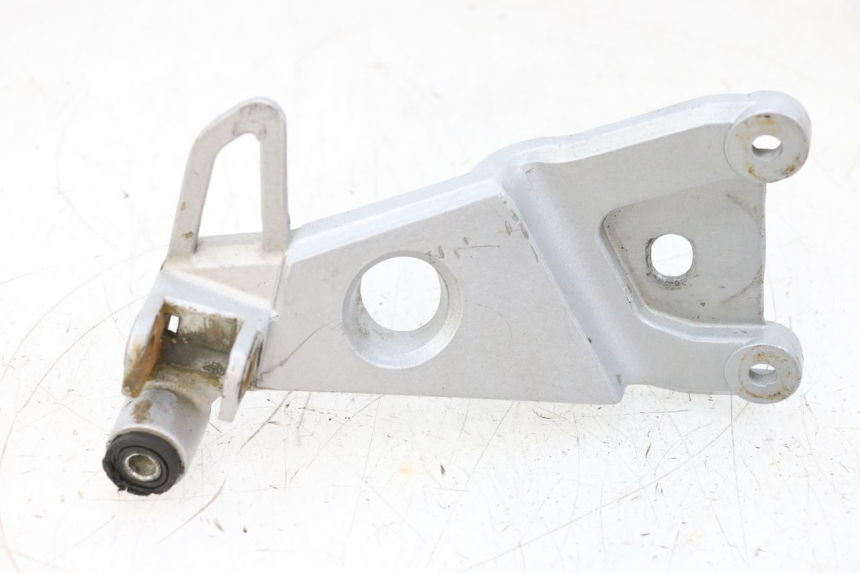 photo de REAR RIGHT FOOTREST MOUNT HONDA NSR R 125 (1994 - 2003) - Main view