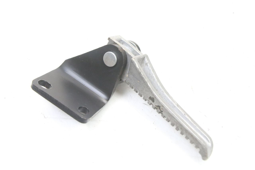 photo de REAR RIGHT FOOTREST MOUNT PIAGGIO NRG POWER PUREJET 50 (2018 - 2021) - Alternative perspective