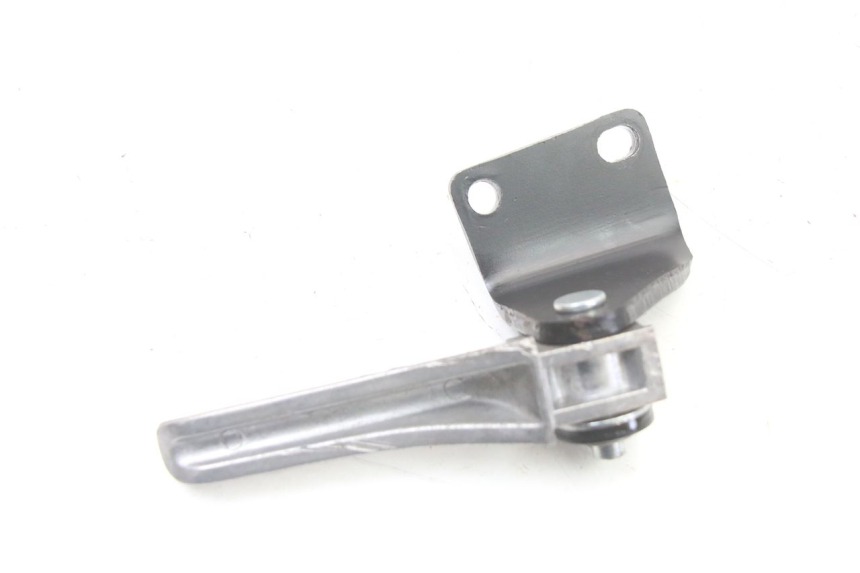 photo de REAR RIGHT FOOTREST MOUNT PIAGGIO NRG POWER PUREJET 50 (2018 - 2021) - Technical close-up