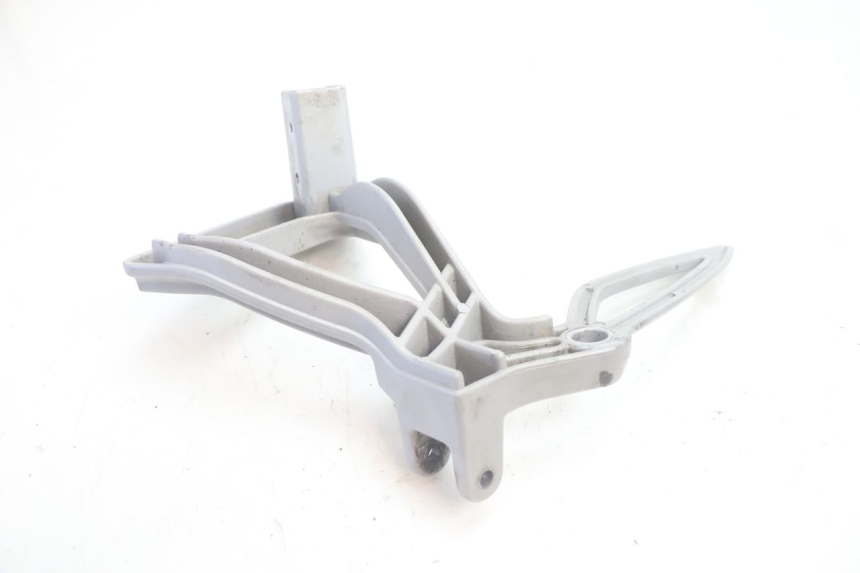 photo de REAR RIGHT FOOTREST MOUNT CAN-AM SPYDER RS 1000 (2008 - 2012) - Technical close-up