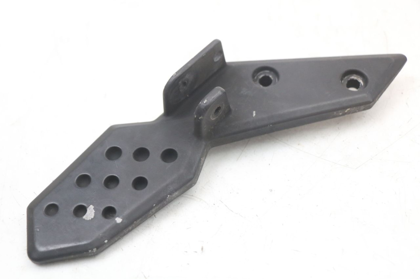 photo de REAR RIGHT FOOTREST MOUNT KYMCO SUPER 8 125 (2008 - 2015) - Alternative perspective