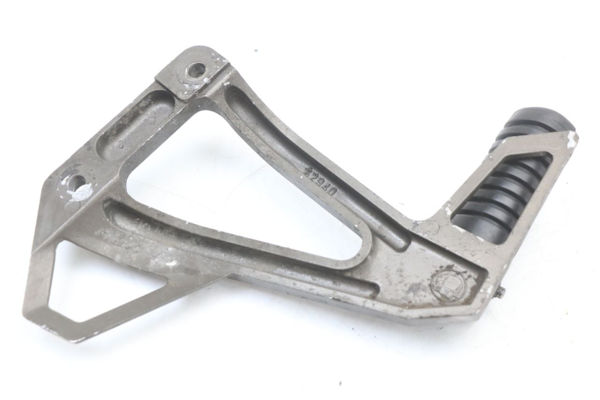 photo de REAR RIGHT FOOTREST MOUNT CAGIVA SUPER CITY 125 (1992 - 1997) - Component detail