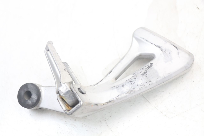 photo de RIGHT REAR FOOTREST MOUNTING PLATE SUZUKI SV N 650 (1999 - 2002) - Technical close-up