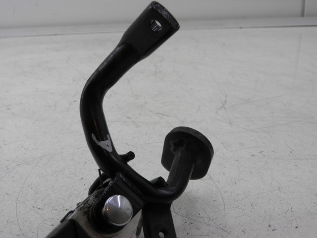 photo de REAR RIGHT FOOTREST MOUNT SYM GTS 125 (2005 - 2008) - Component detail