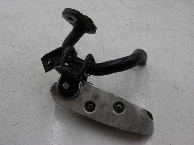 photo de REAR RIGHT FOOTREST MOUNT SYM GTS 125 (2005 - 2008) - Zoom on usage condition