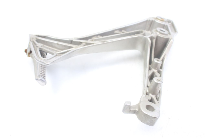 photo de RIGHT REAR FOOTREST MOUNTING PLATE HONDA VFR VTEC RC46 800 (2002 - 2013) - Zoom on usage condition
