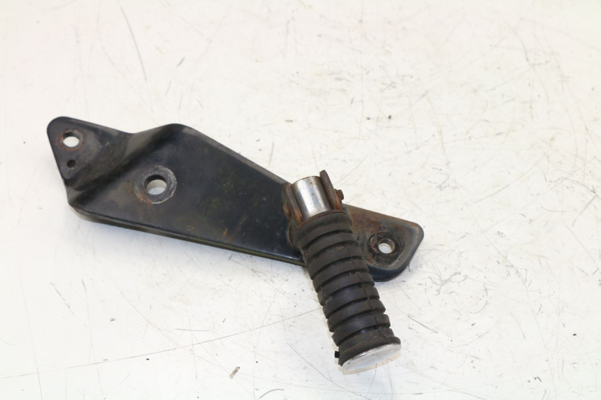 photo de REAR RIGHT FOOTREST MOUNT YAMAHA VIRAGO 125 (1996 - 2003) - Main view