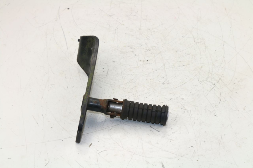 photo de REAR RIGHT FOOTREST MOUNT YAMAHA VIRAGO 125 (1996 - 2003) - Component detail