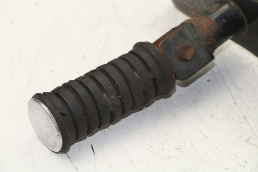 photo de REAR RIGHT FOOTREST MOUNT YAMAHA VIRAGO 125 (1996 - 2003) - Technical close-up