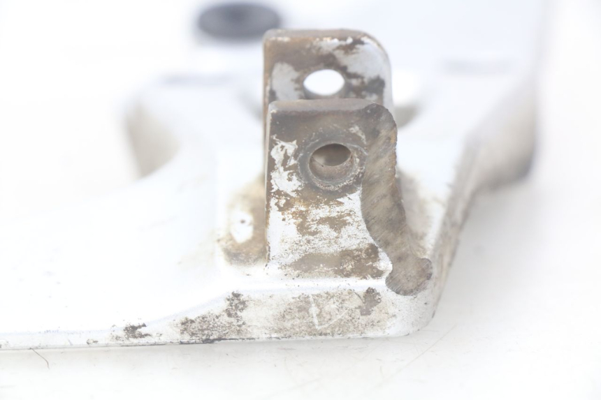 photo de RIGHT REAR FOOTREST MOUNTING PLATE SUZUKI XF FREEWIND 650 (1997 - 2003) - Fixing points details