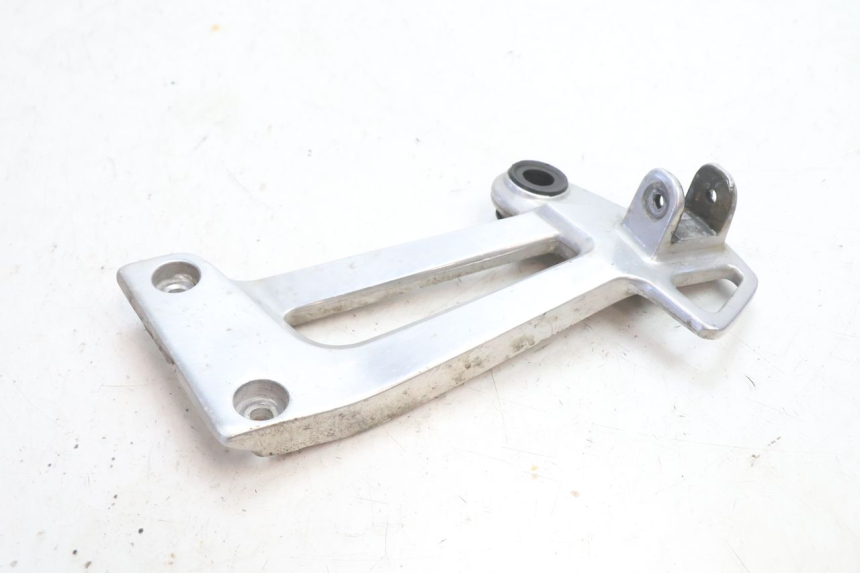 photo de REAR RIGHT FOOTREST MOUNT YAMAHA XJR 1300 (1998 - 2002) - Component detail