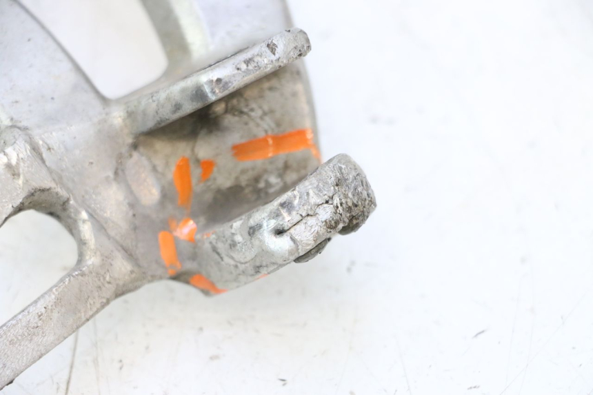 photo de REAR RIGHT FOOTREST MOUNT HONDA XRV AFRICA TWIN 750 (1990 - 1992) - Surface and material condition