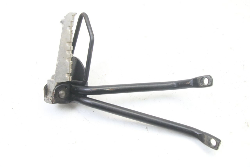 photo de REAR RIGHT FOOTREST MOUNT YAMAHA TZR 50 (2008 - 2016) - Technical close-up