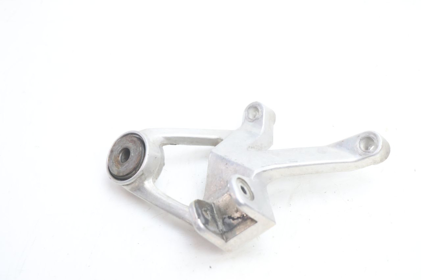photo de REAR RIGHT FOOTREST MOUNT YAMAHA YZF R GENESIS 750 (1993 - 1998) - Main view