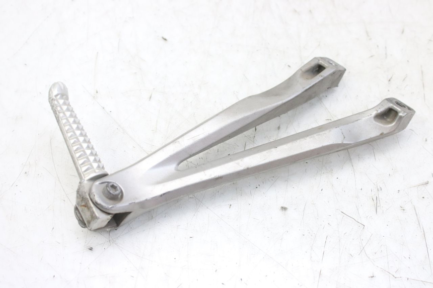 photo de REAR RIGHT FOOTREST BRACKET YAMAHA YZF R1 1000 (2007 - 2008) - Main view
