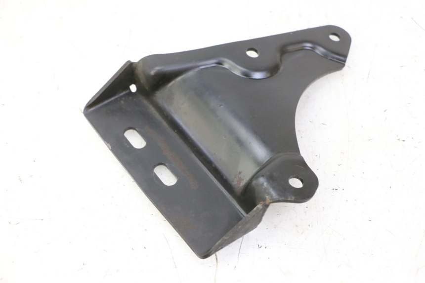 photo de REAR LEFT FOOTREST MOUNT QUADRO 4 4D 350 (2015 - 2018) - Main view