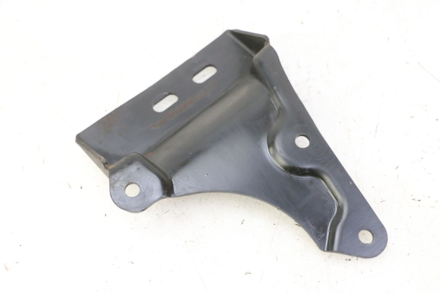 photo de REAR LEFT FOOTREST MOUNT QUADRO 4 4D 350 (2015 - 2018) - Zoom on usage condition