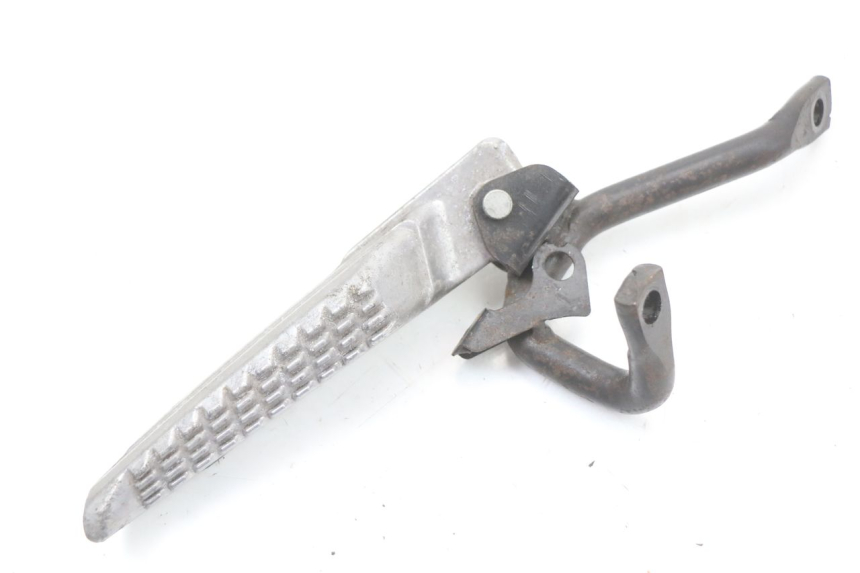 photo de LEFT REAR FOOTREST MOUNTING PLATE JONWAY AZTRAL 125 (2008 - 2017) - Zoom on usage condition