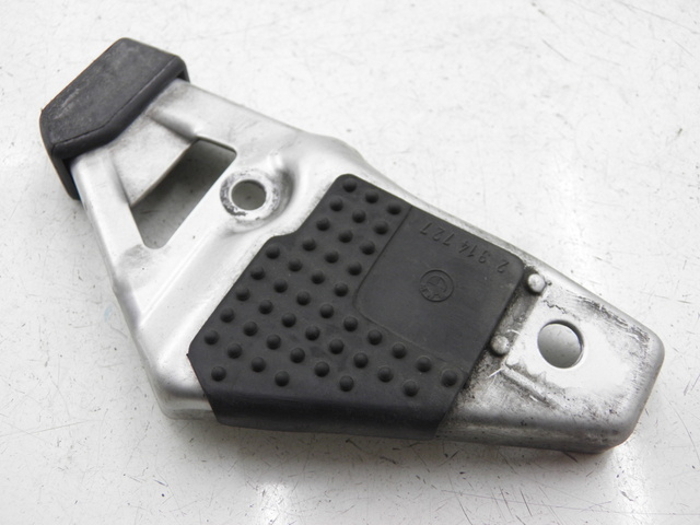 photo de REAR LEFT FOOTREST MOUNT BMW R RS 1150 (2001 - 2005) - Additional view of the item
