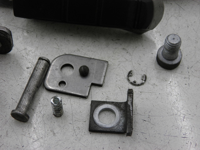 photo de REAR LEFT FOOTREST MOUNT BMW R RS 1150 (2001 - 2005) - Alternative perspective