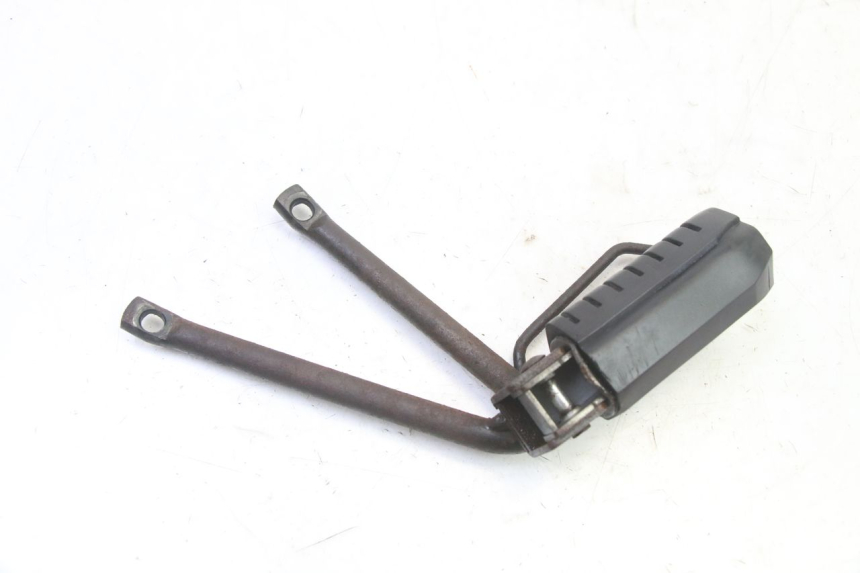 photo de REAR LEFT FOOTREST MOUNT APRILIA ETX 125 (1998 - 2002) - Zoom on usage condition