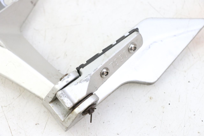 photo de REAR LEFT FOOTREST MOUNT STAHO FH 50 (2018 - 2019) - Fixing points details