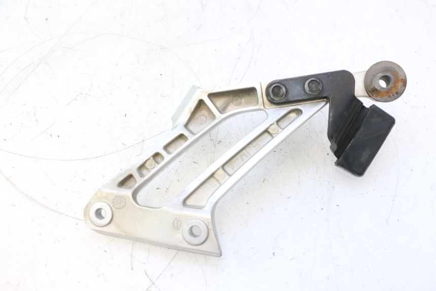 photo de REAR LEFT FOOTREST MOUNT YAMAHA FJR 1300 (2001 - 2005) - Component detail