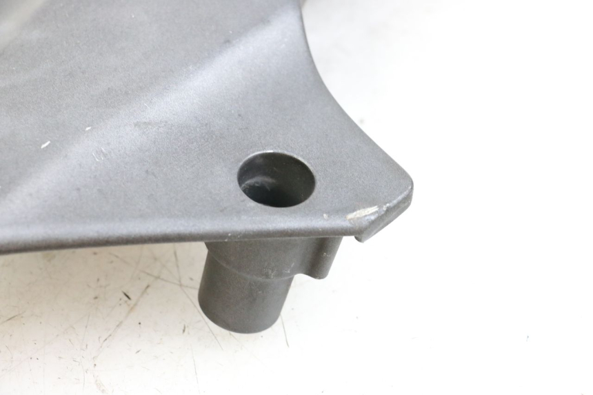 photo de REAR LEFT FOOTREST MOUNT HONDA FJS SILVER WING SILVERWING 400 (2005 - 2008) - Component detail