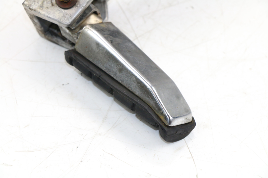 photo de REAR LEFT FOOTREST MOUNT YAMAHA FZX FAZER 750 (1987 - 1998) - Used quality zoom
