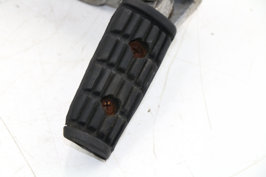 photo de REAR LEFT FOOTREST MOUNT YAMAHA FZX FAZER 750 (1987 - 1998) - Main view