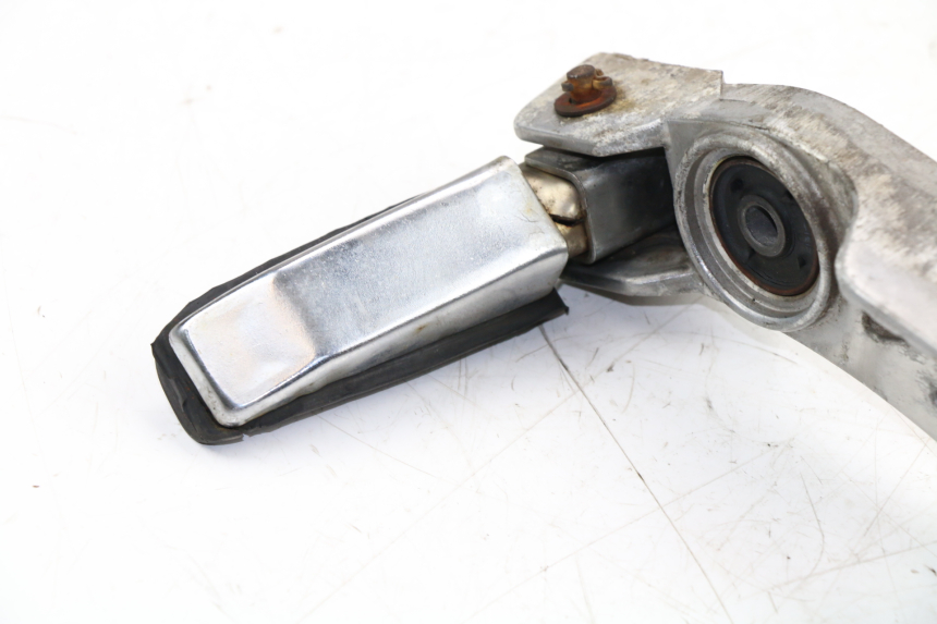 photo de REAR LEFT FOOTREST MOUNT YAMAHA FZX FAZER 750 (1987 - 1998) - Zoom on usage condition