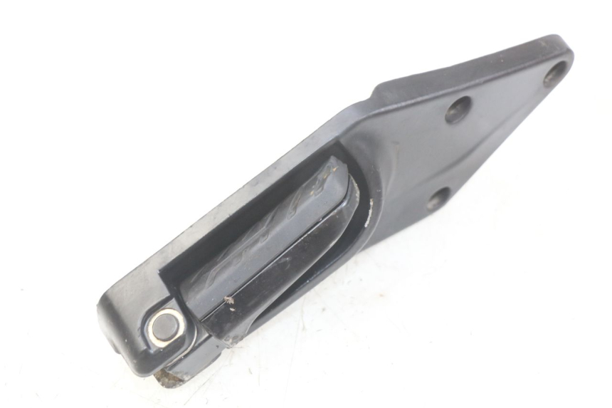 photo de LEFT REAR FOOTREST MOUNTING PLATE GILERA GP 800 (2007 - 2013) - Zoom on usage condition