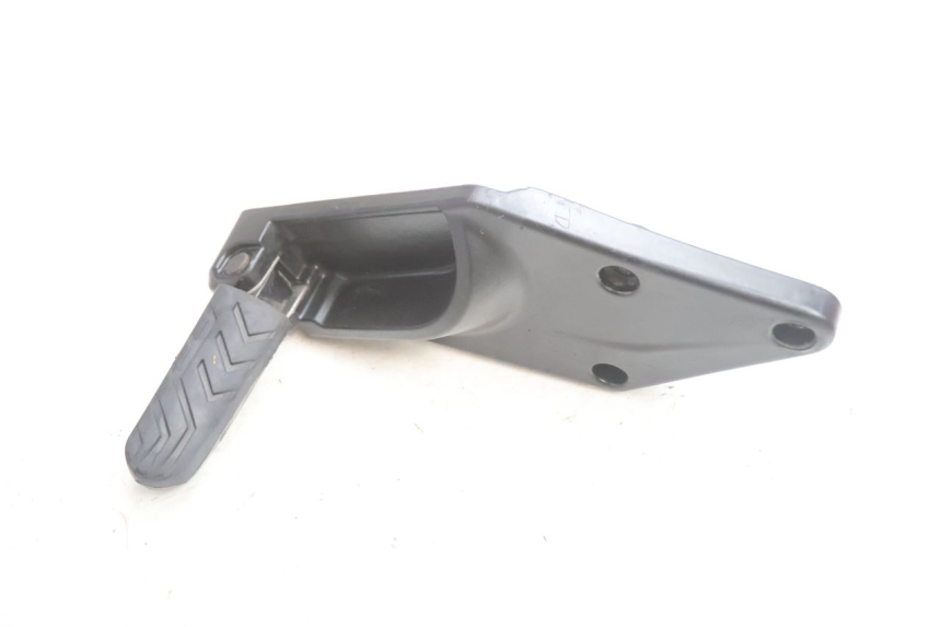 photo de LEFT REAR FOOTREST MOUNTING PLATE GILERA GP 800 (2007 - 2013) - Main view