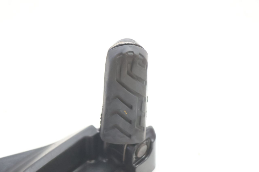 photo de LEFT REAR FOOTREST MOUNTING PLATE GILERA GP 800 (2007 - 2013) - Technical close-up