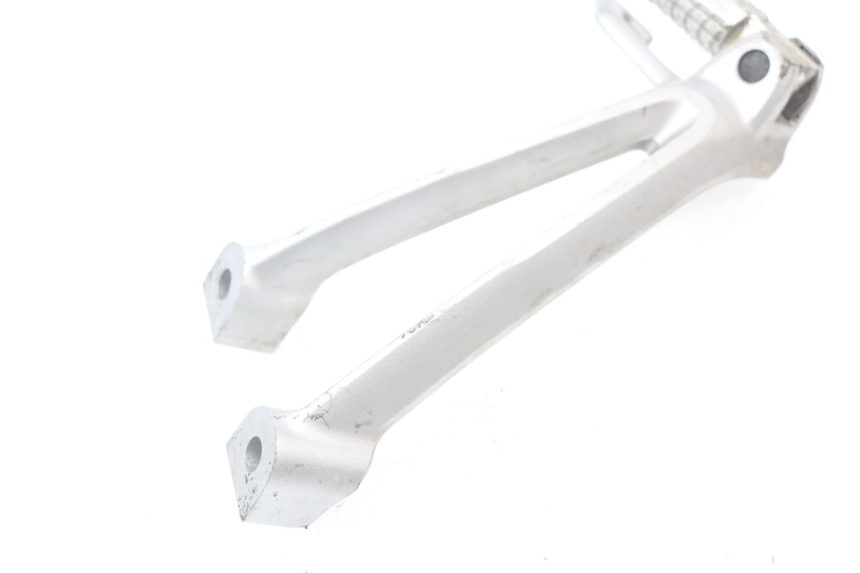 photo de REAR LEFT FOOTREST MOUNT SUZUKI GSX-R GSXR 600 (2008 - 2010) - Zoom on usage condition