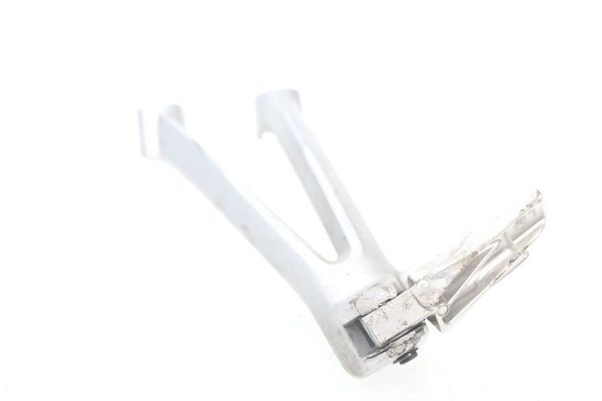 photo de REAR LEFT FOOTREST MOUNT SUZUKI GSX-R GSXR 600 (2008 - 2010) - Technical close-up