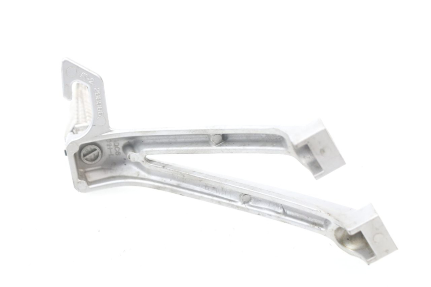 photo de REAR LEFT FOOTREST MOUNT SUZUKI GSX-R GSXR 600 (2008 - 2010) - Fixing points details