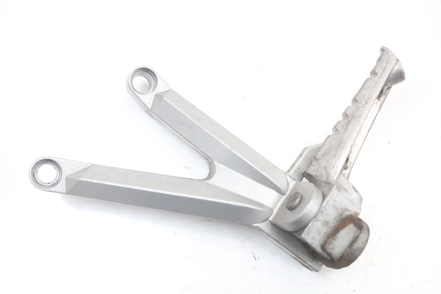 photo de REAR LEFT FOOTREST MOUNT HYOSUNG GTR 125 (2006 - 2008) - Main view