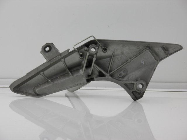 photo de REAR LEFT FOOTREST MOUNT HONDA FJS SILVER WING ABS 600 (2004 - 2007) - Zoom on usage condition