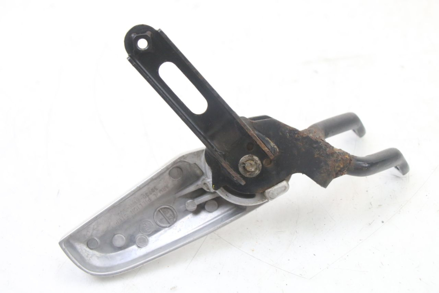 photo de REAR LEFT FOOTREST MOUNT HONDA PCX (JF57/JF64) 125 (2014 - 2018) - Alternative perspective